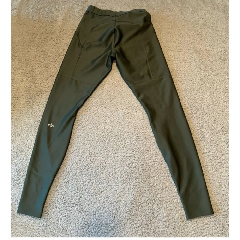 ALO Yoga High-Waist 4 Pocket Utility Legging Dark Cactus Size S / Exellent